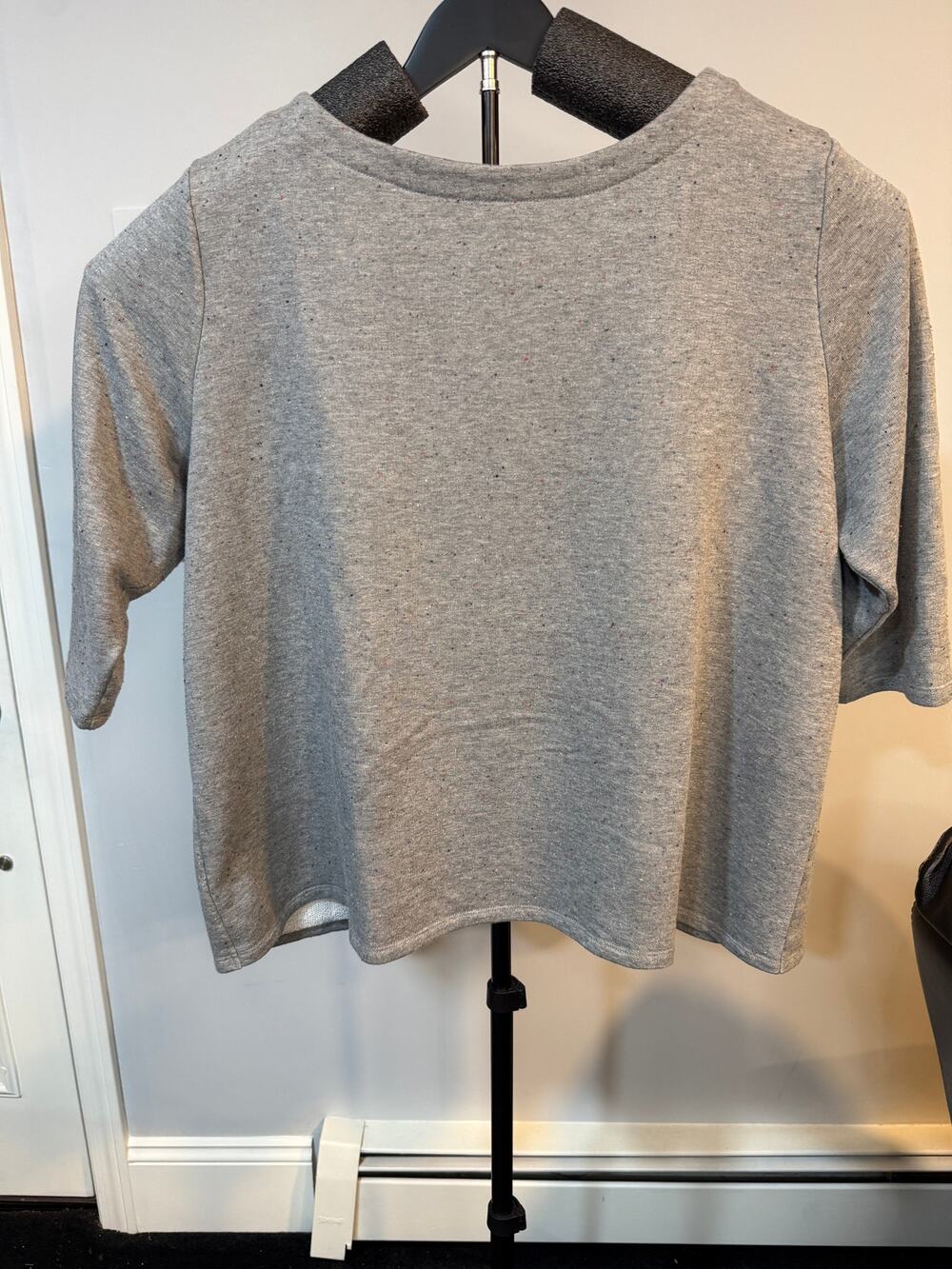 LOFT Plus Speckled Knit Crossover Hem Top Women's 24/26 Gray EUC